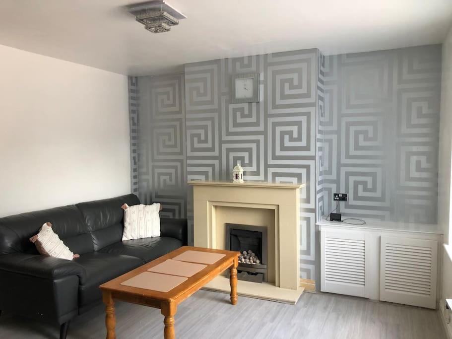 Holiday home Cosy 3 Bedroom Nec House, Free Wifi, Netflix, Driveway Parking, Sleeps 6, Ideal For Families, Contractors & Corporates, Renovated To High Standard! Birmingham